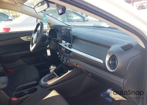 2024 Kia Forte Lxs из США, поврежденный, VIN 3KPF24AD7RE756491